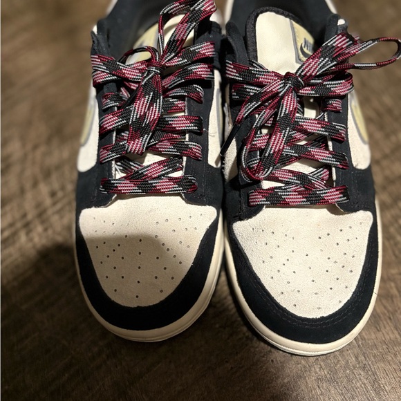 Nike Black and White Dunks - Picture 2 of 2